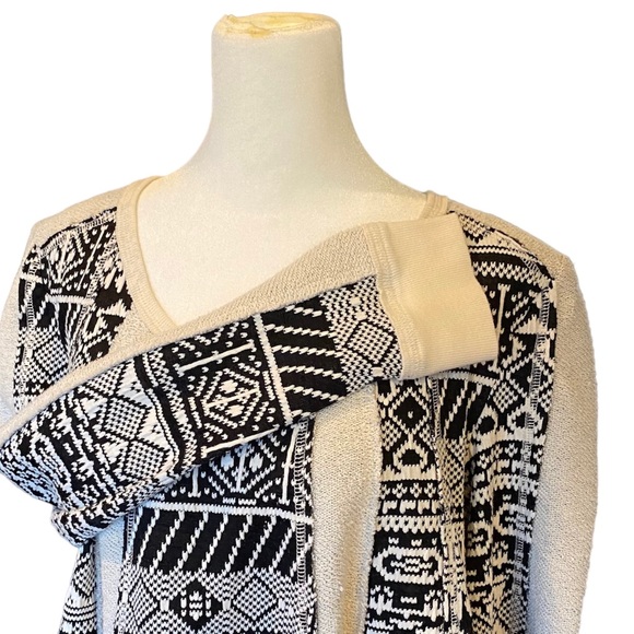 Lilka by Anthropologie Boho Geometric Swing Sweater Top - Picture 6 of 10